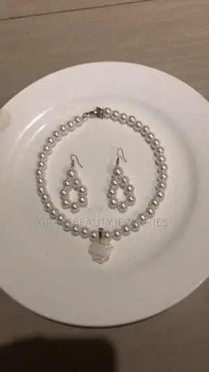 Beaded White Necklace With Earrings