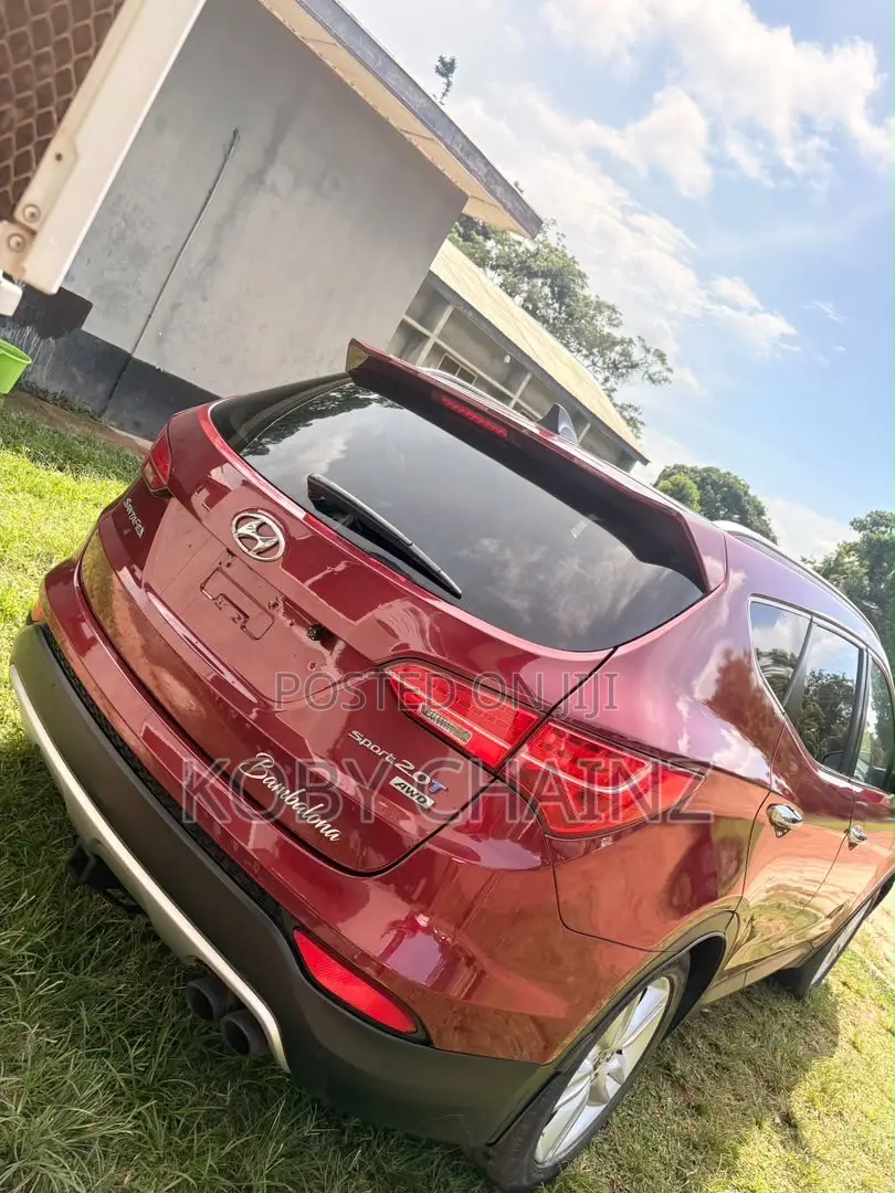 Hyundai Santa Fe 2014 Red