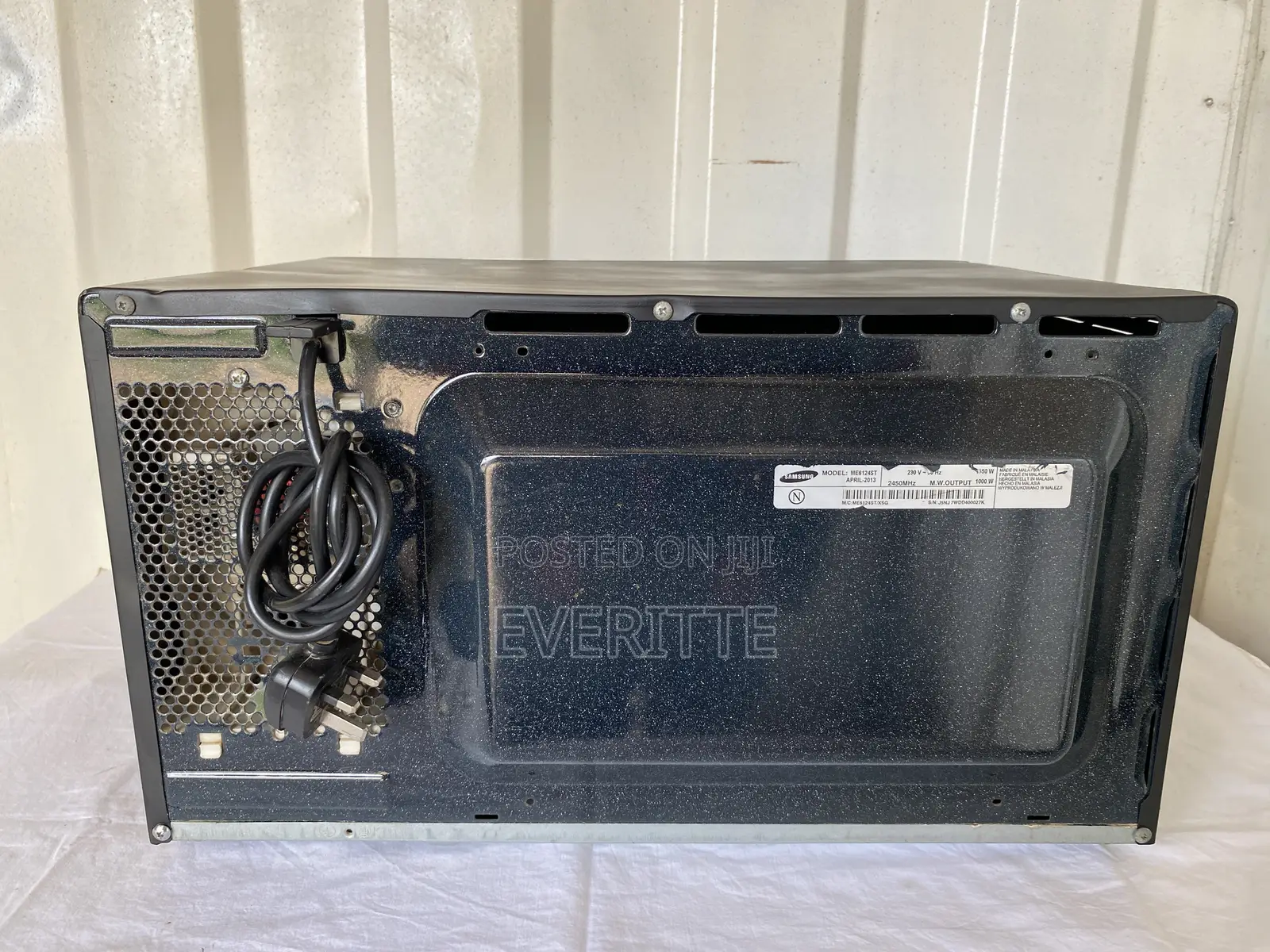 Neat 25LSamsung Ceramic Inside Microwave (GH₵ 550)
