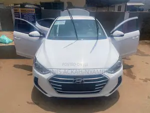 Hyundai Elantra Value Edition 2018 White