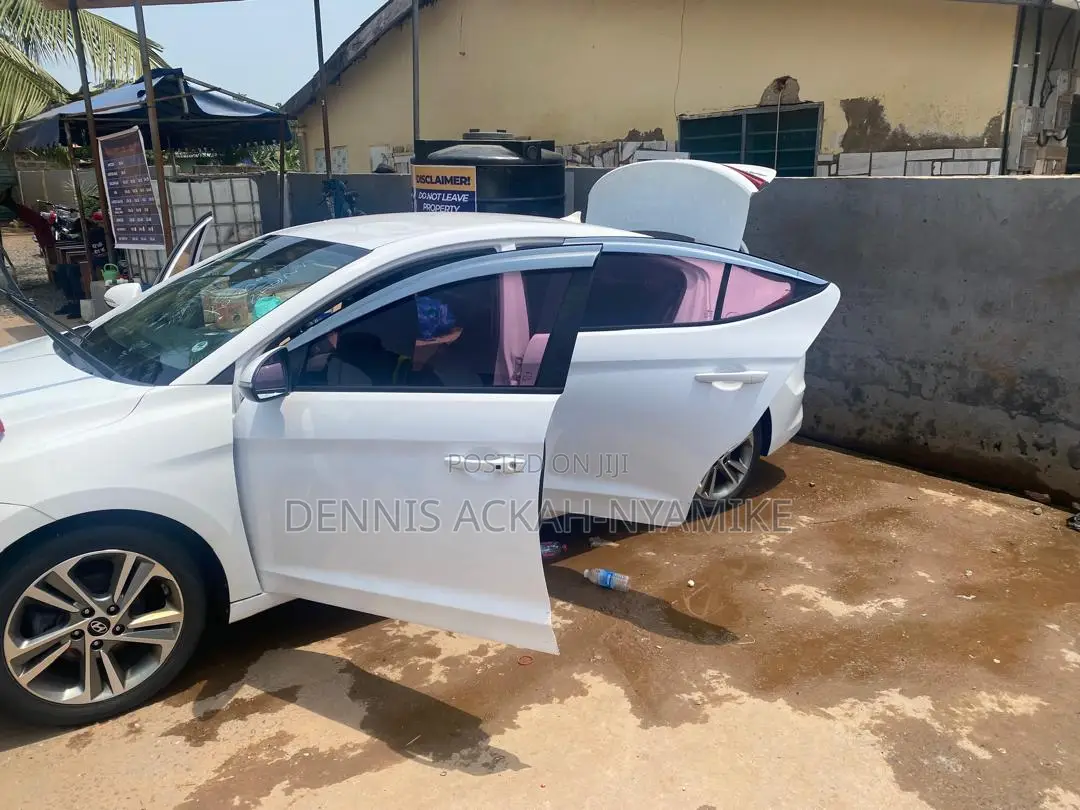 Hyundai Elantra Value Edition 2018 White