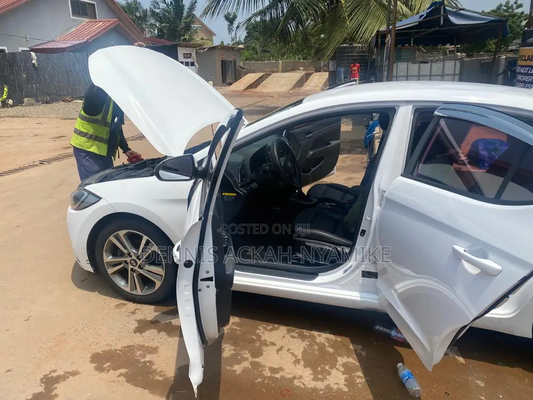 Hyundai Elantra Value Edition 2018 White