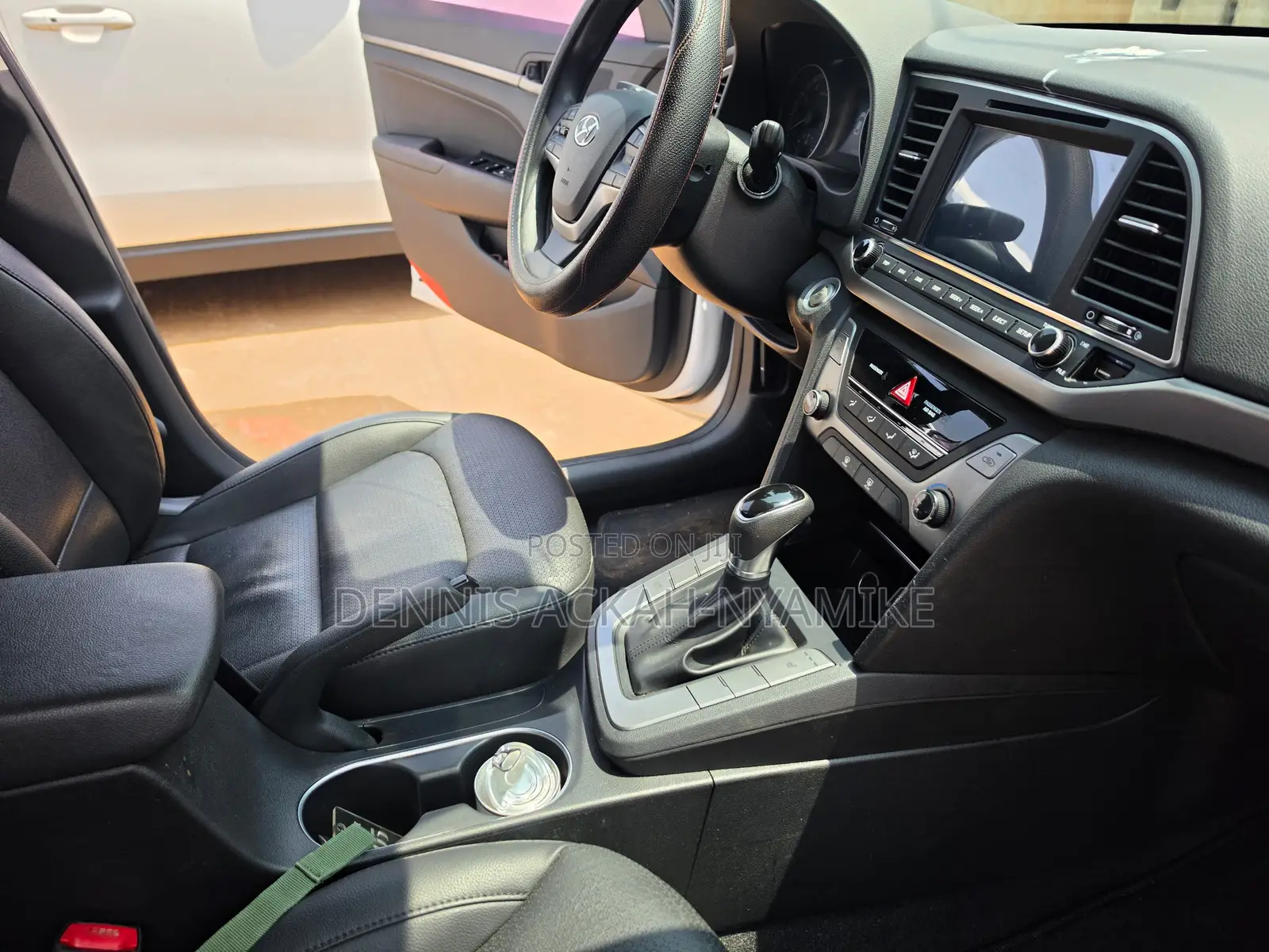 Hyundai Elantra Value Edition 2018 White