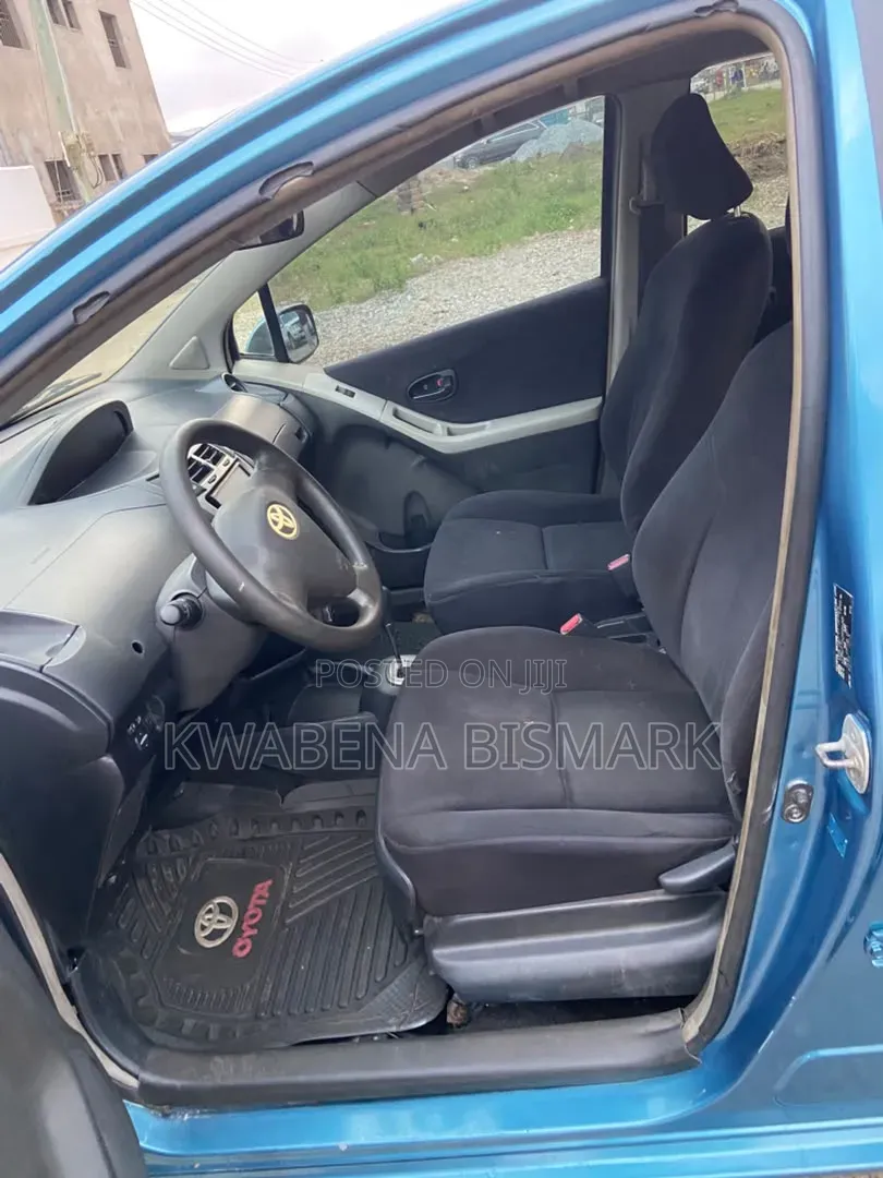 Toyota Vitz 2010