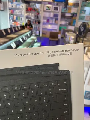 Microsoft Surface Pro Keyboard With Pen Storage