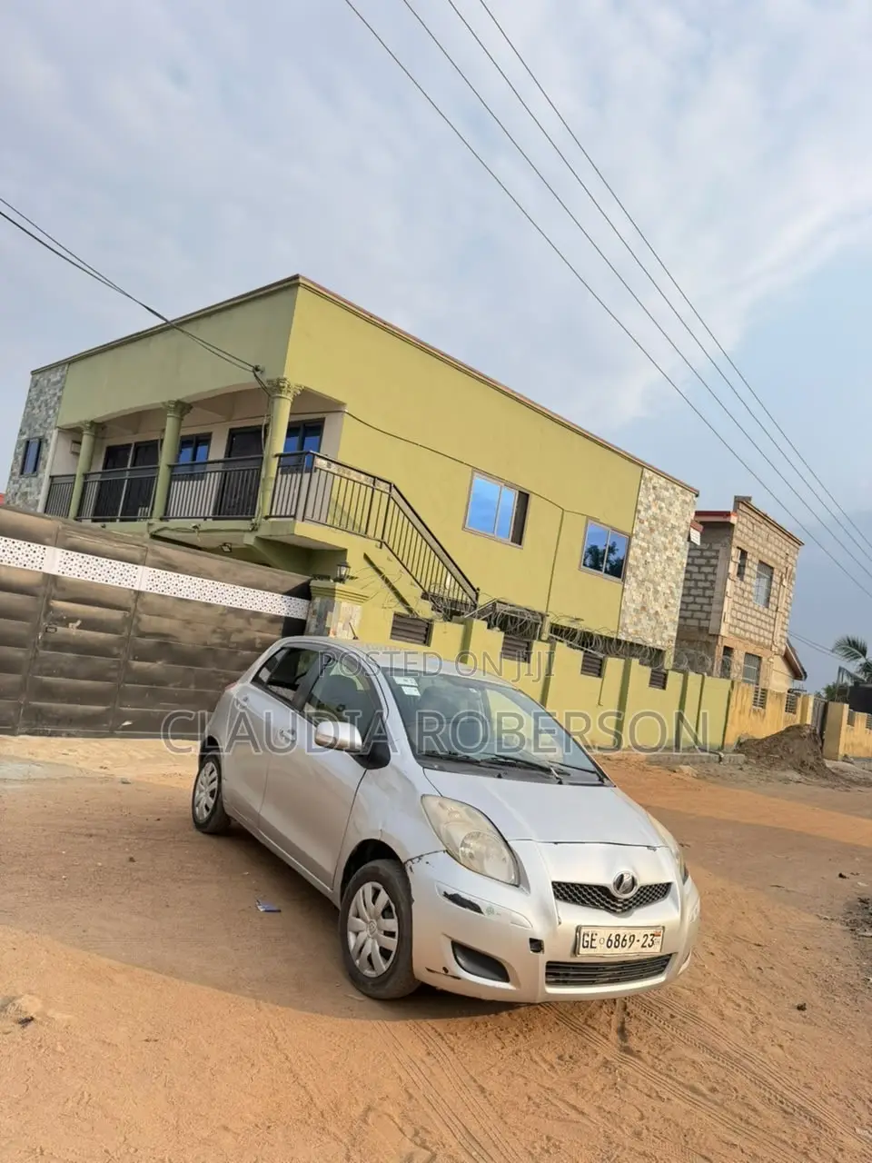 Toyota Vitz 2010 Silver