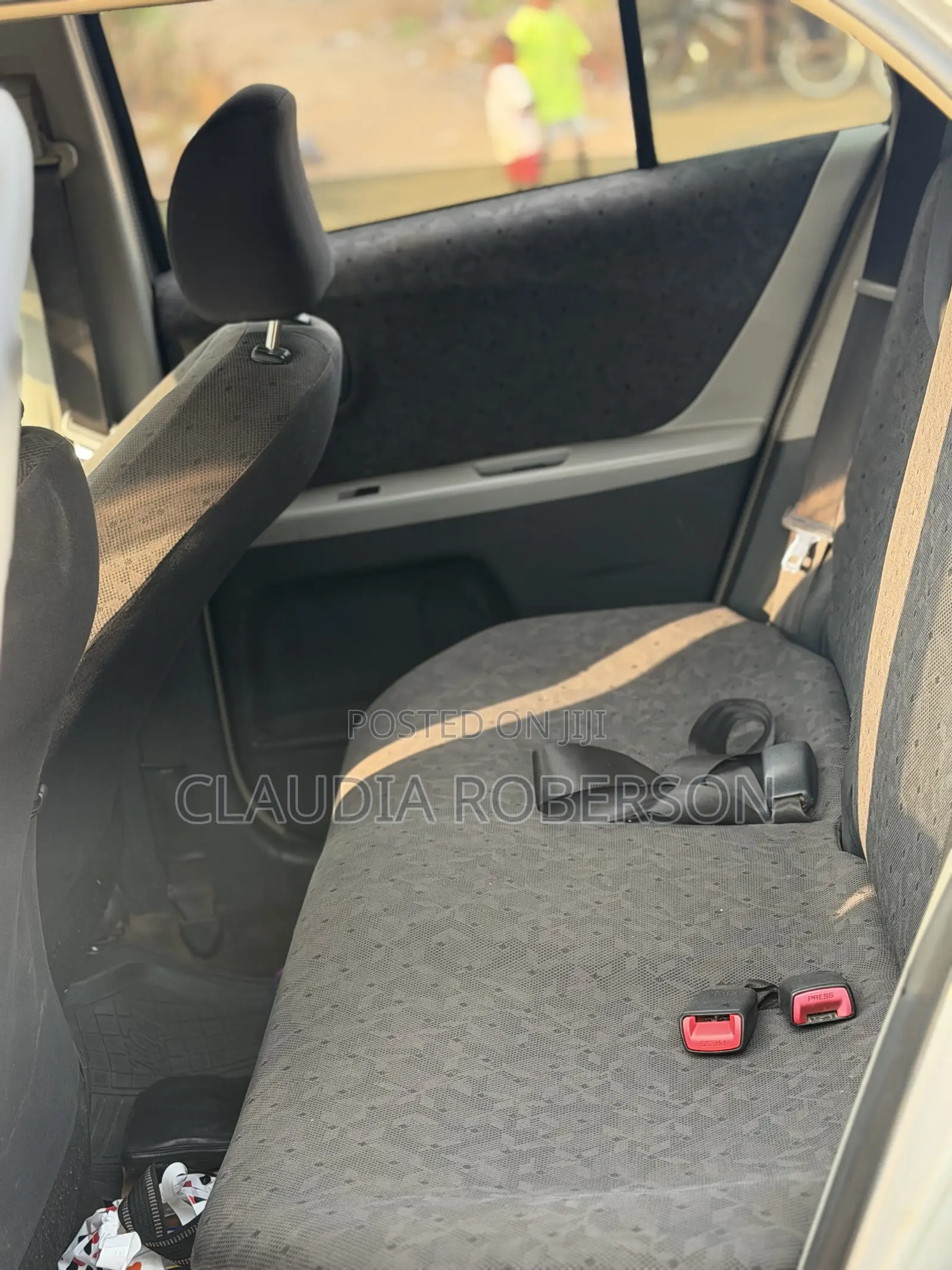 Toyota Vitz 2010 Silver
