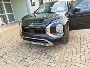 Mitsubishi Outlander SE 2024 Black
