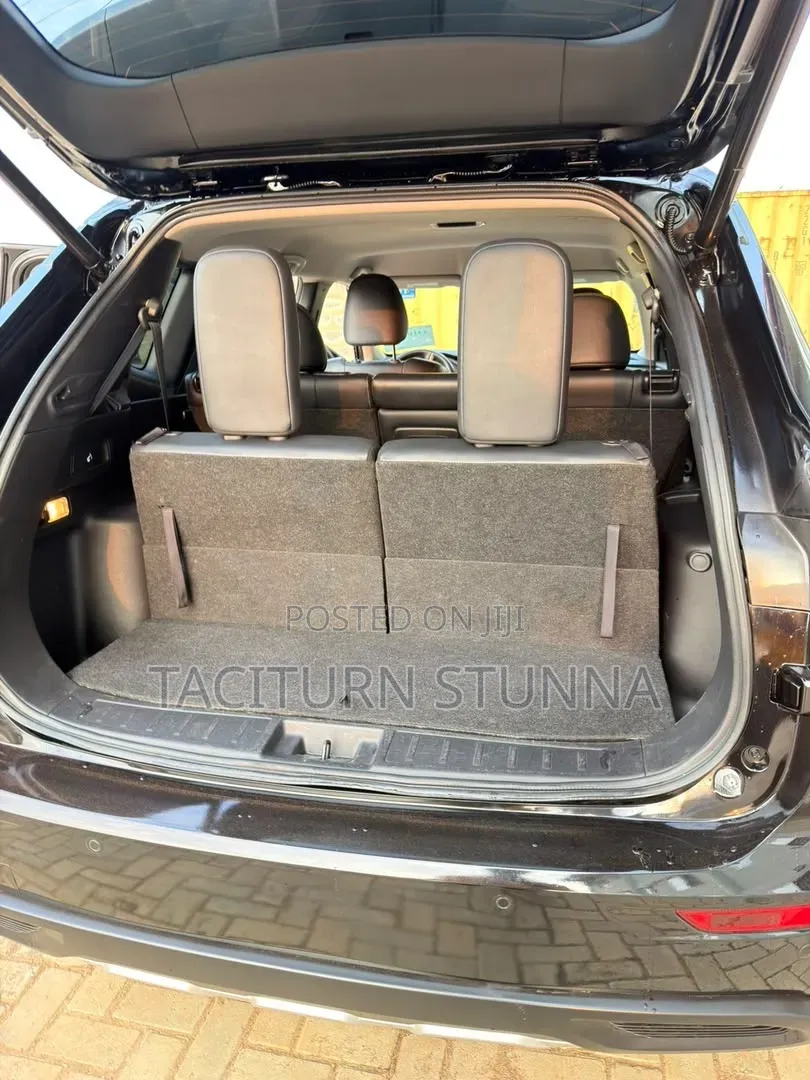 Mitsubishi Outlander SE 2024 Black