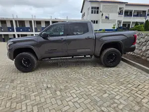 Toyota Tundra Limited 2022 Black