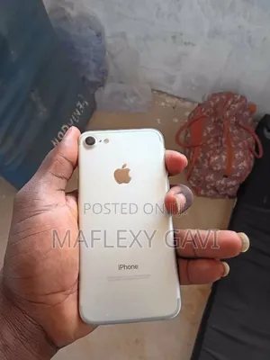 Apple iPhone 7 32 GB Silver
