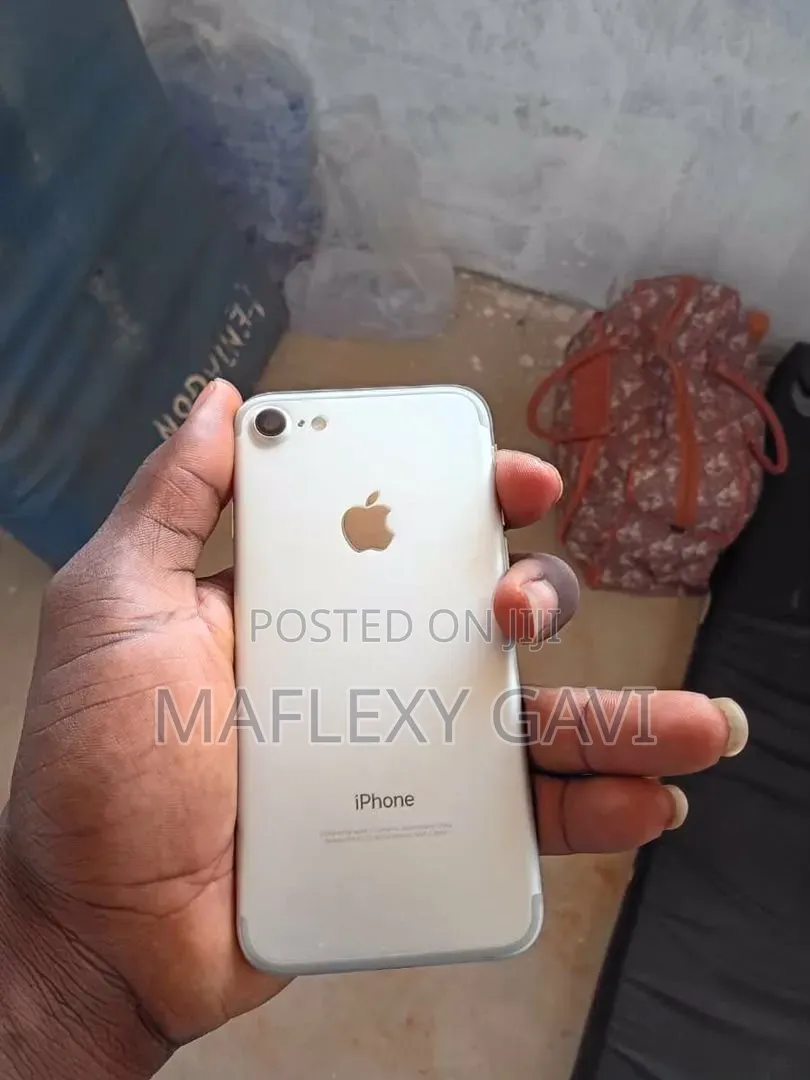 Apple iPhone 7 32 GB Silver