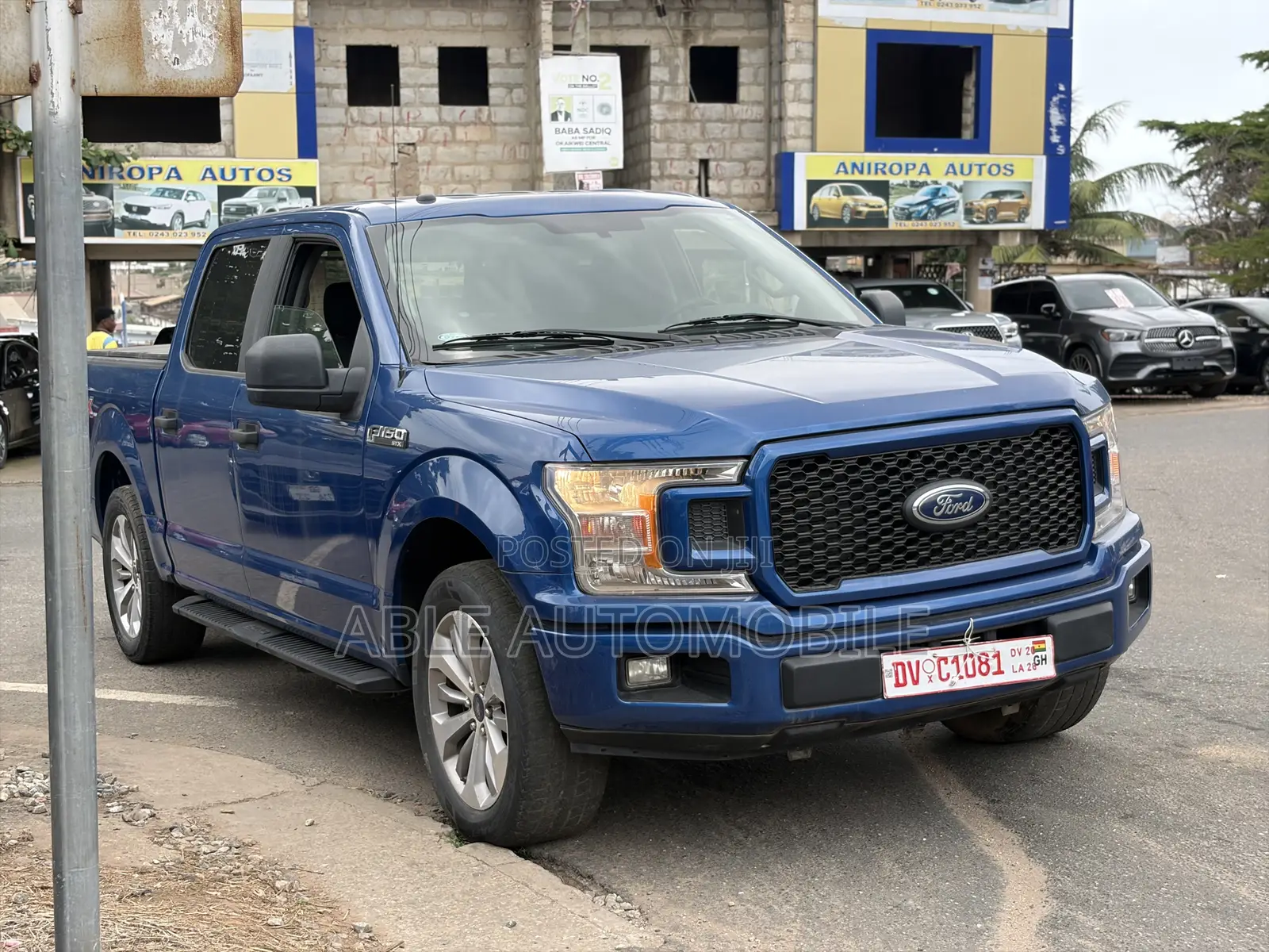 Ford F-150 XL 4x4 Regular Cab Styleside 8 ft. box 141 in. WB 2018 Blue