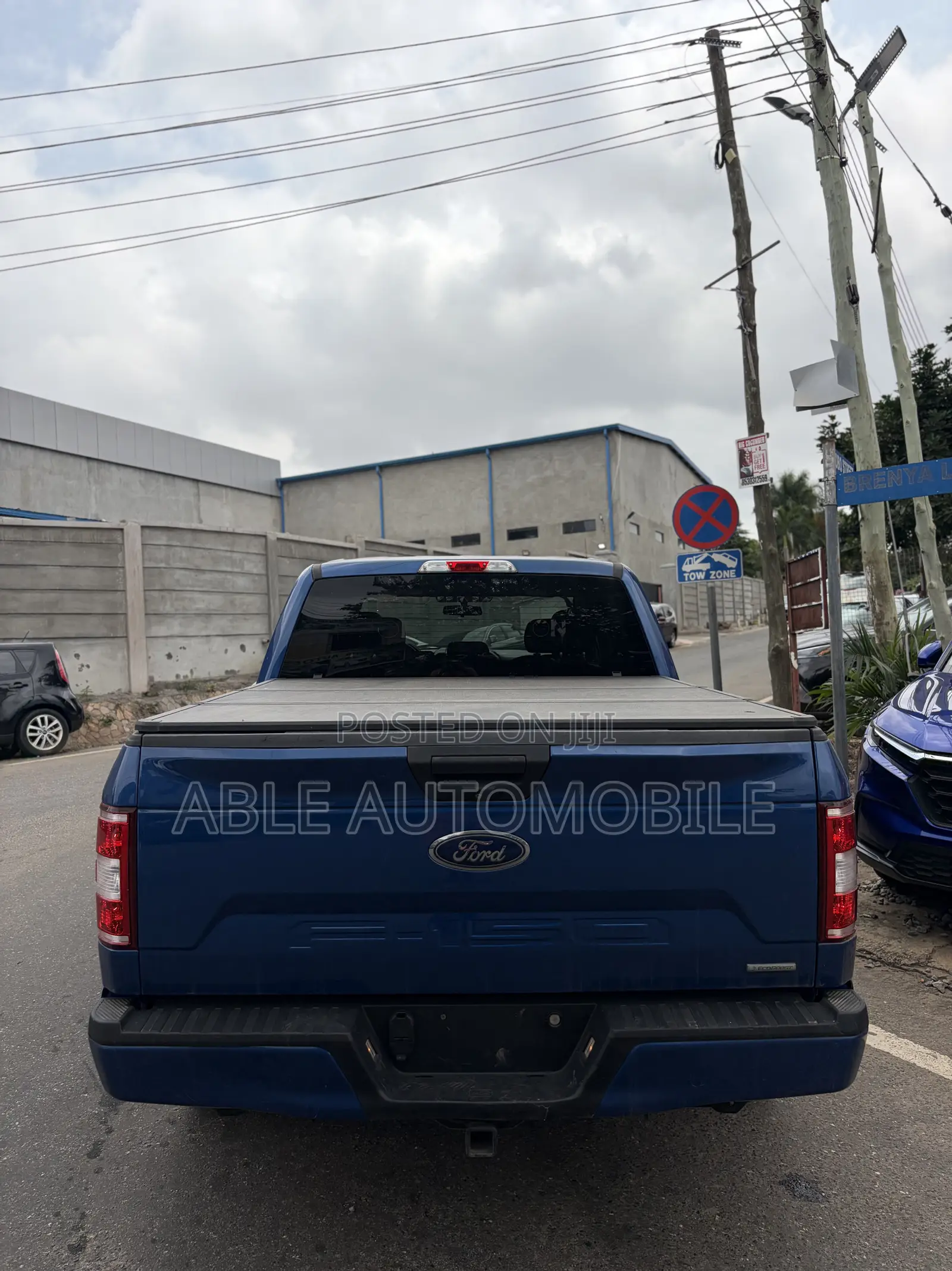 Ford F-150 XL 4x4 Regular Cab Styleside 8 ft. box 141 in. WB 2018 Blue