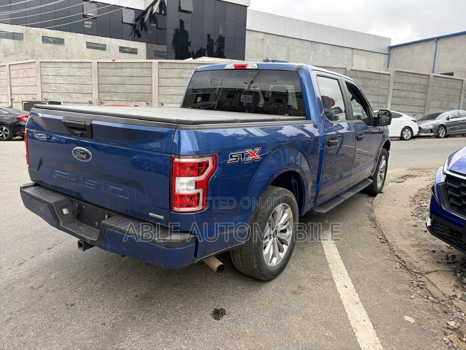 Ford F-150 XL 4x4 Regular Cab Styleside 8 ft. box 141 in. WB 2018 Blue