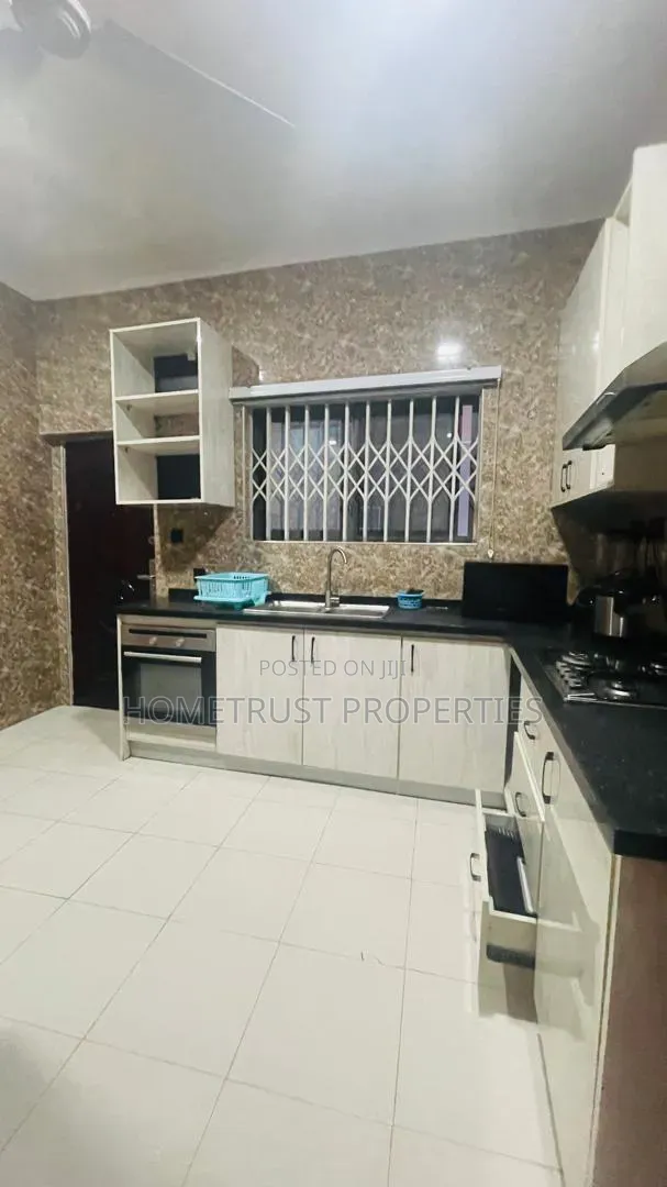 Furnished 4bdrm Duplex in Hastso Westland, Antis for rent