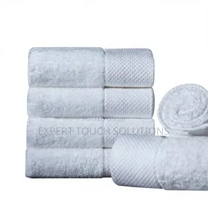 Hotel Fluffy Towels