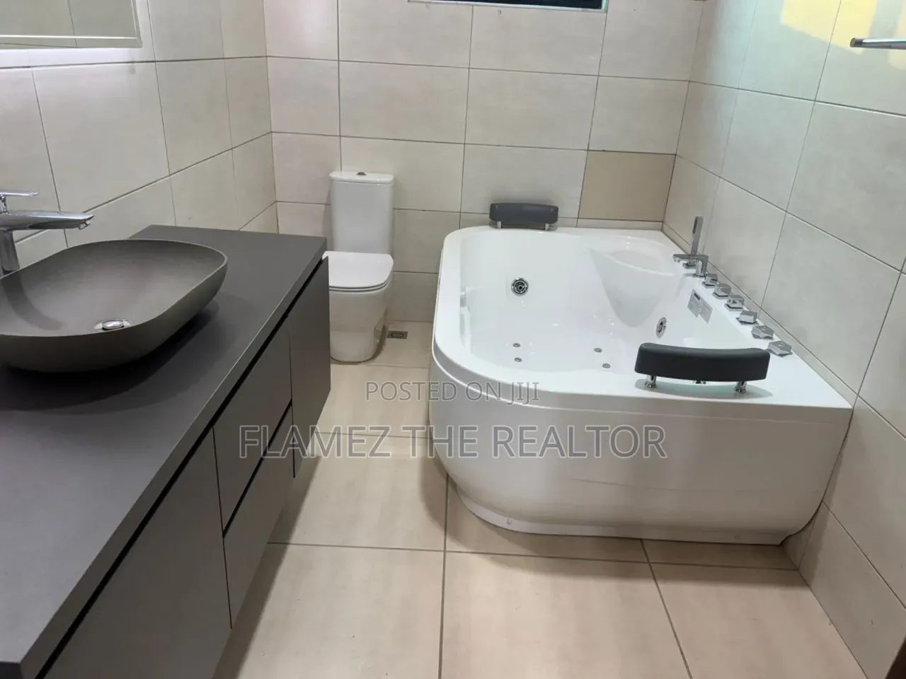 3bdrm Apartment in Spot M, Ola Achool Area for rent