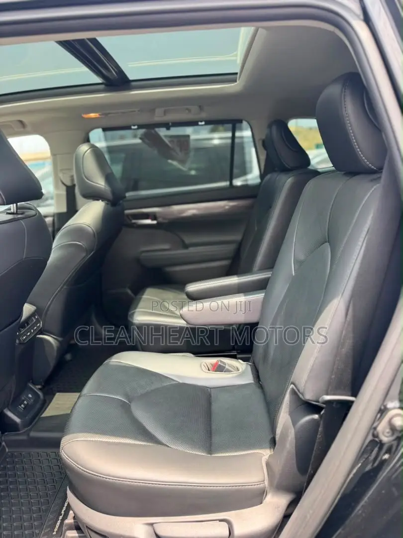 Toyota Highlander Platinum 2022 Black