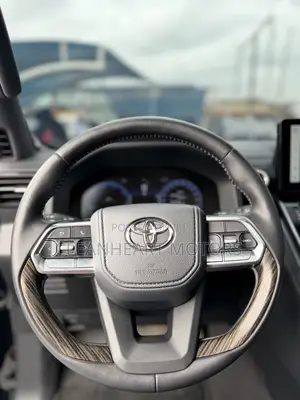 Toyota Land Cruiser 2025 Black
