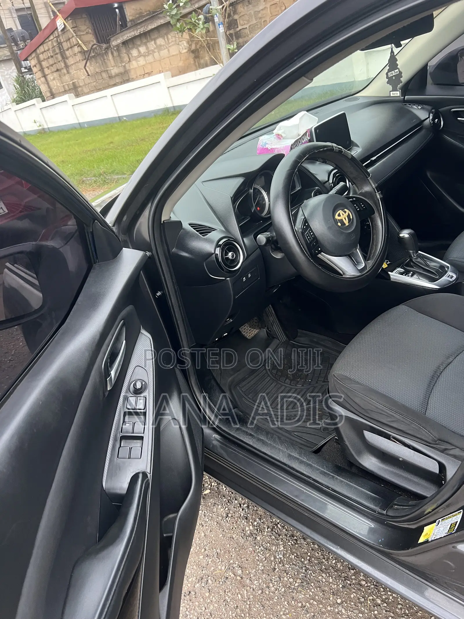 Toyota Yaris iA 1.5 FWD 2017 Gray