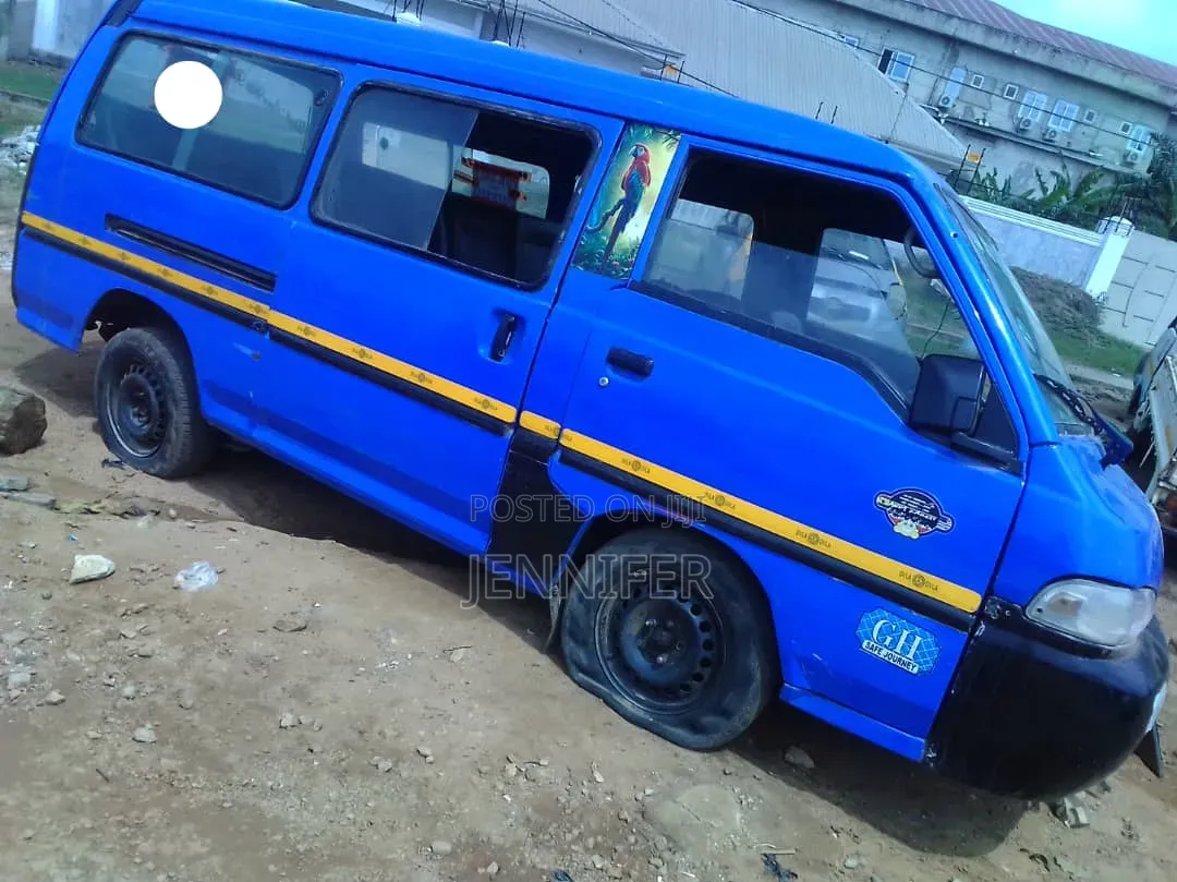 Hyundai H-100 2004 Blue