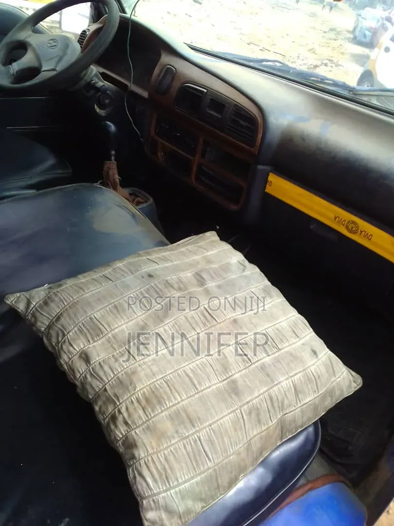 Hyundai H-100 2004 Blue