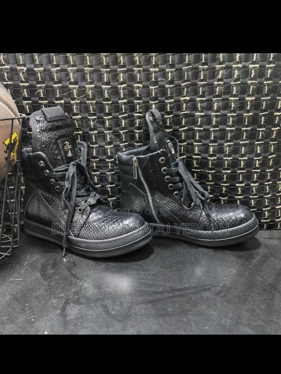 High Quality Sneakers