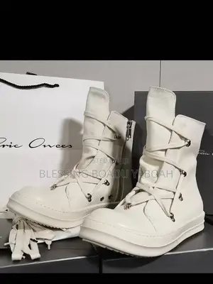 High Quality Sneakers