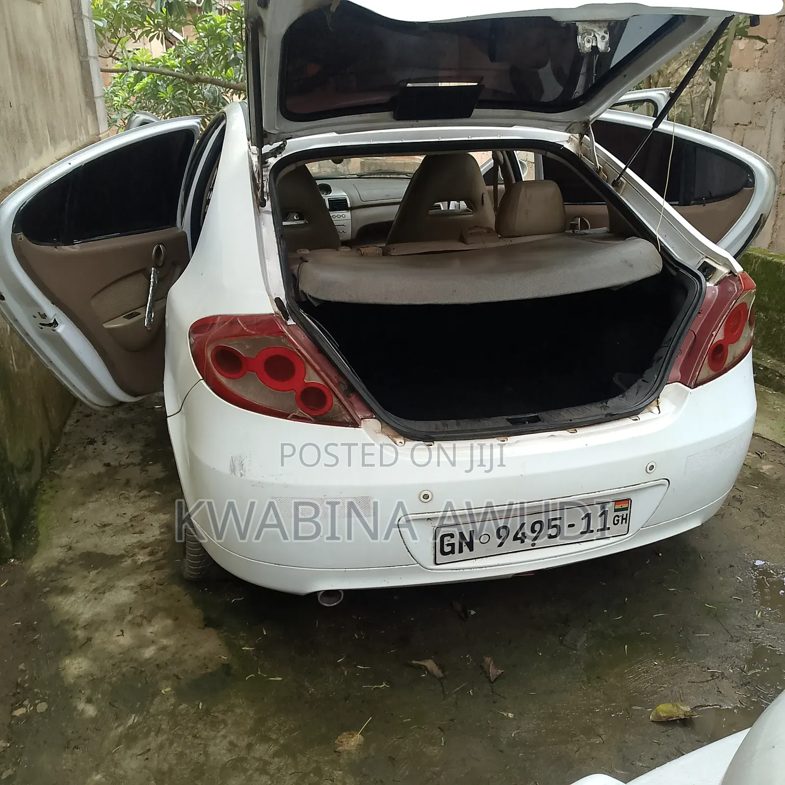 Toyota Progress 2000 White