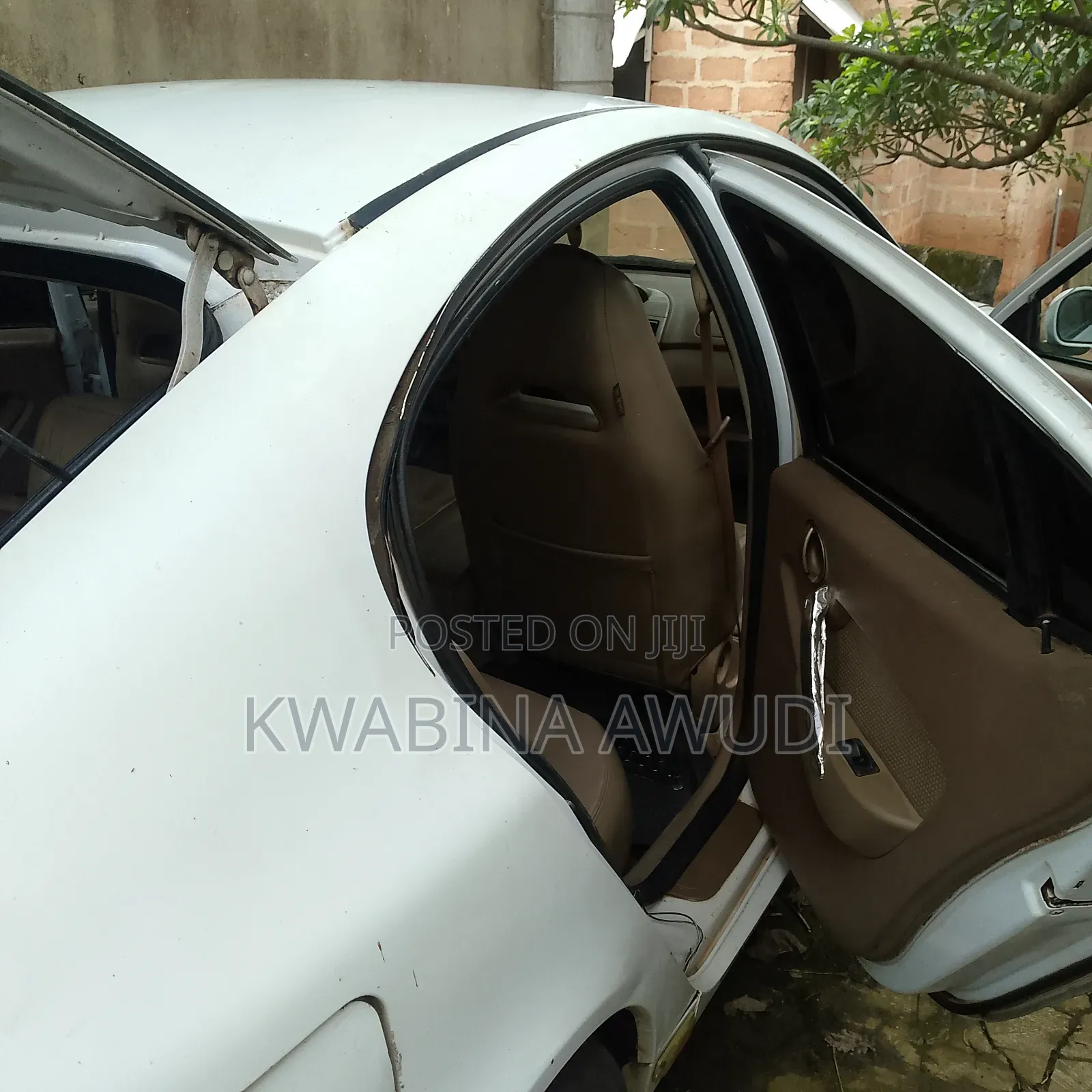 Toyota Progress 2000 White