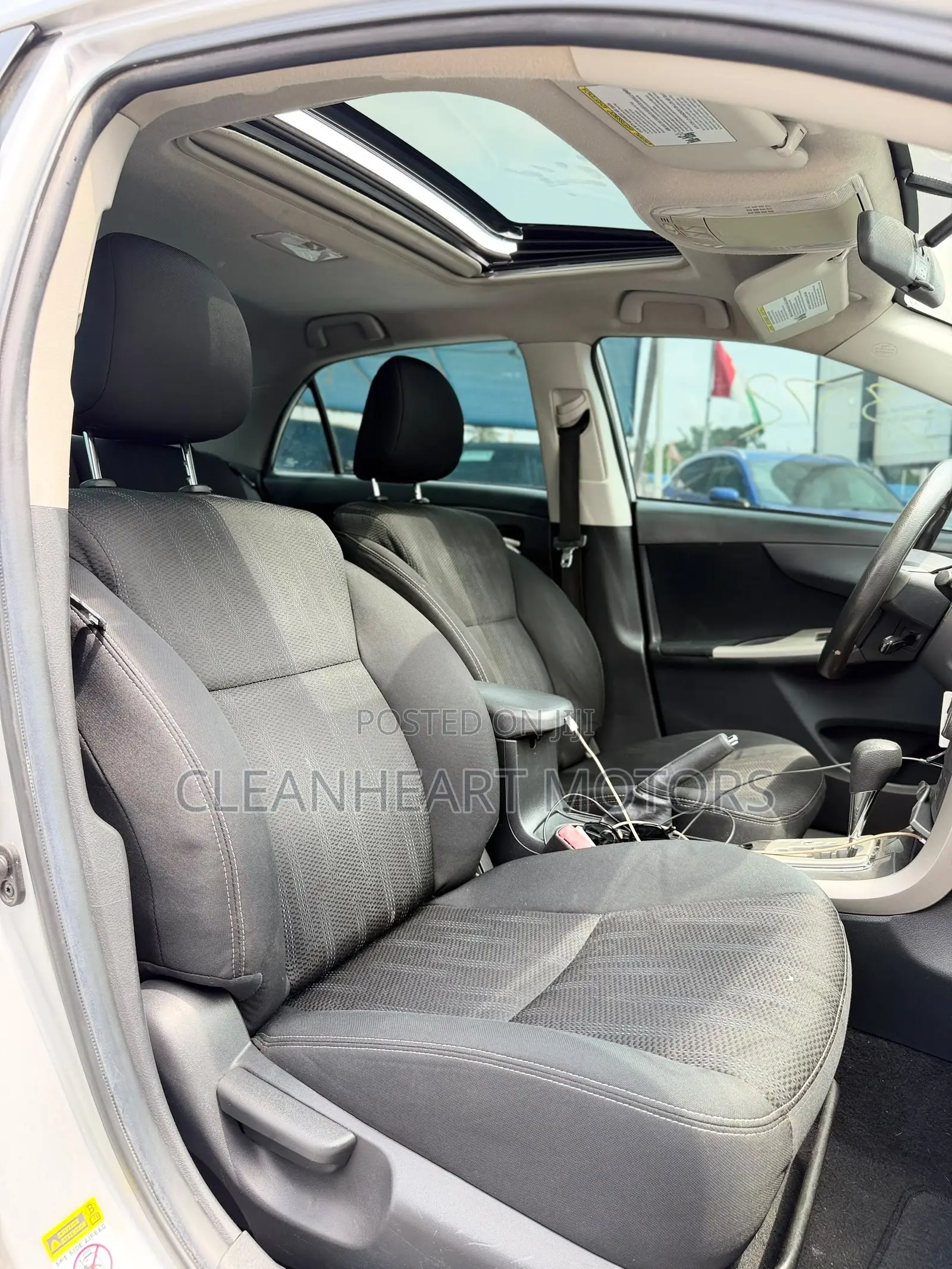 Toyota Corolla S 5-Speed 2013 Silver