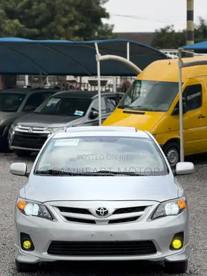 Toyota Corolla S 5-Speed 2013 Silver