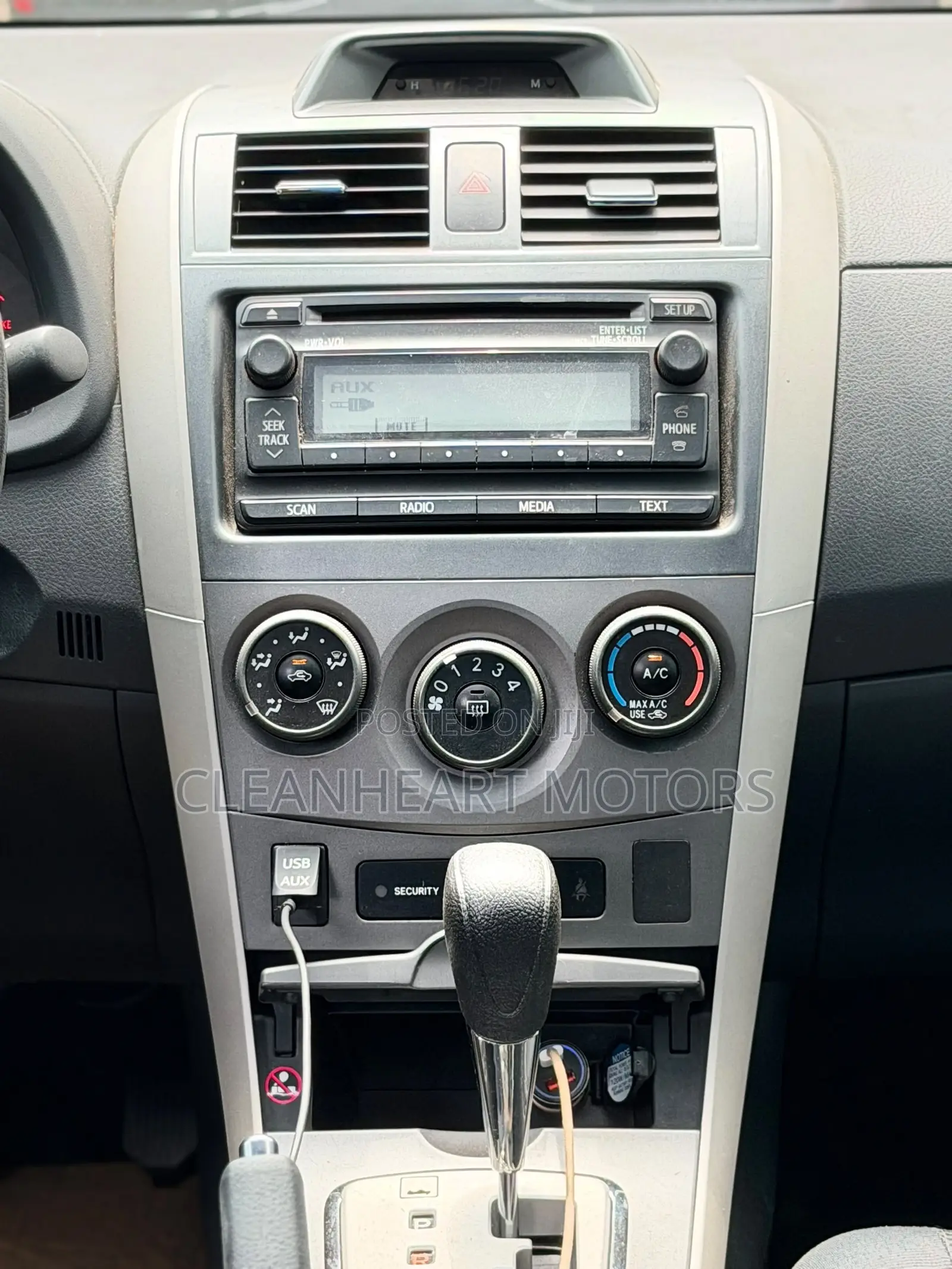 Toyota Corolla S 5-Speed 2013 Silver