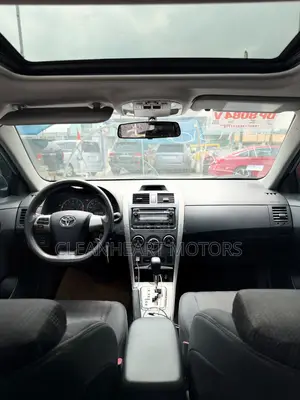 Toyota Corolla S 5-Speed 2013 Silver