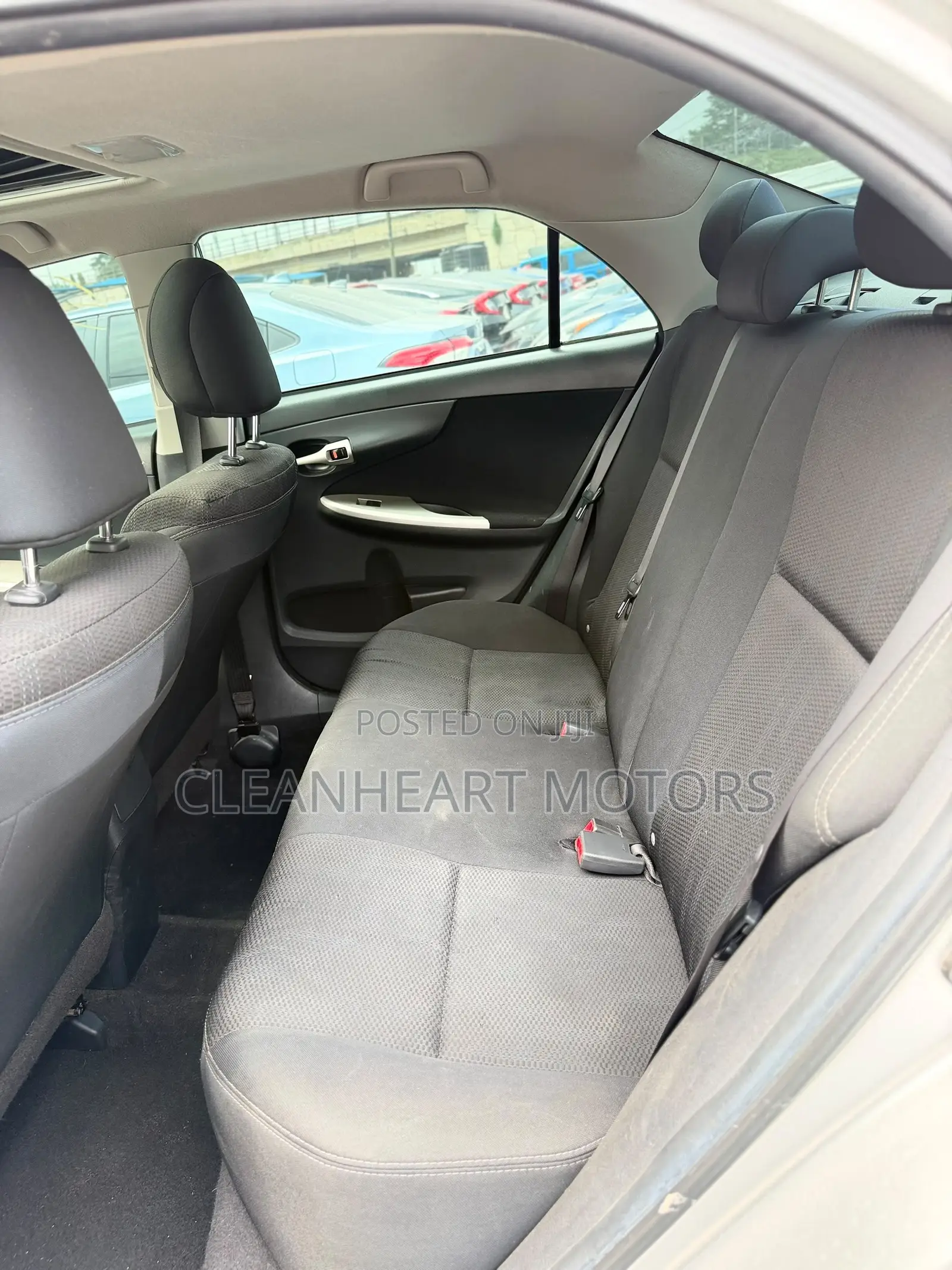 Toyota Corolla S 5-Speed 2013 Silver