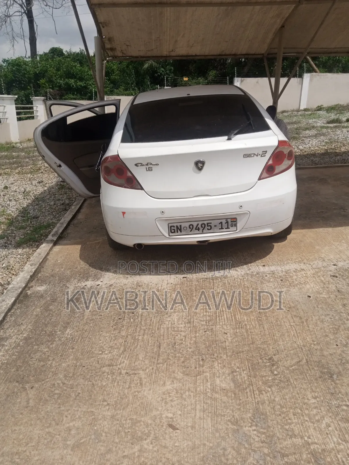 Toyota Progress 2000 White