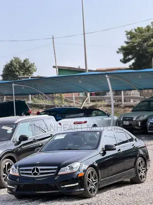 Mercedes-Benz C250 2014 Black