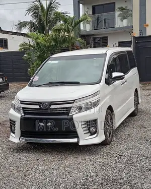 Toyota Voxy 2015 White