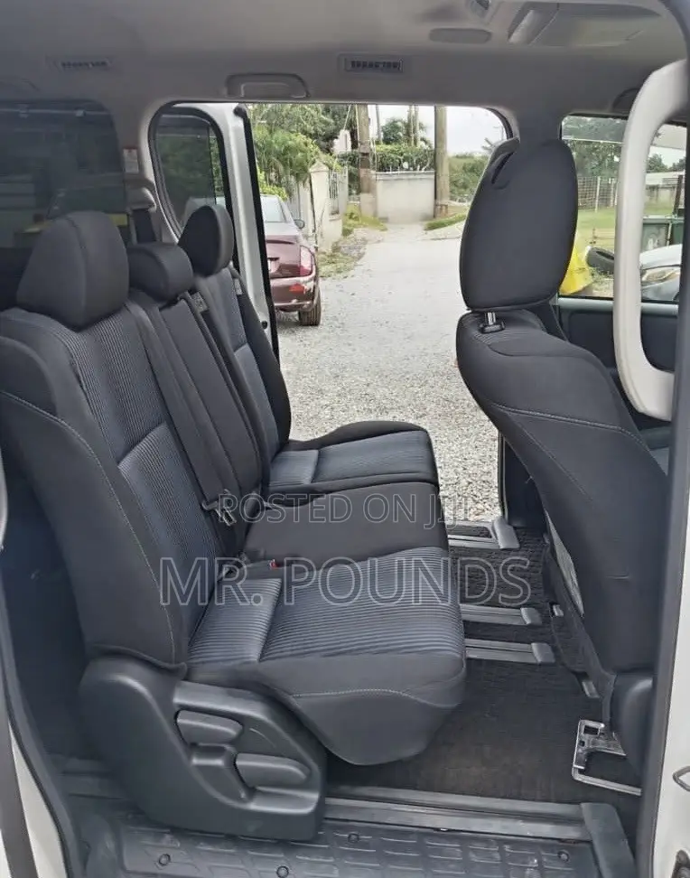 Toyota Voxy 2015 White