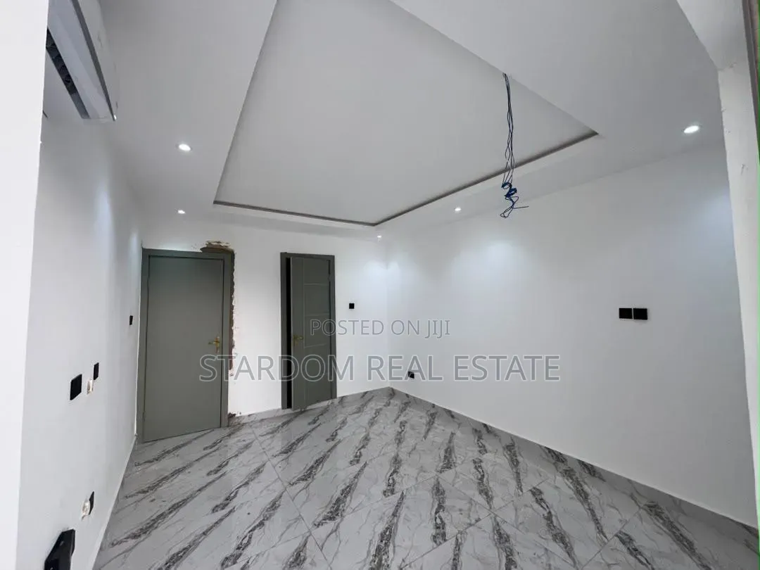 2bdrm Townhouse / Terrace in Ashaley Botwe, Nmai-Dzorn for rent