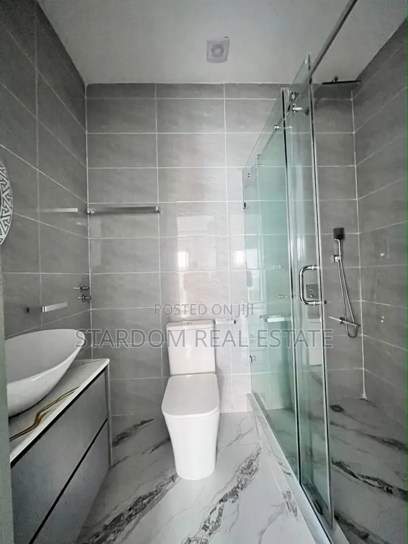 2bdrm Townhouse / Terrace in Ashaley Botwe, Nmai-Dzorn for rent