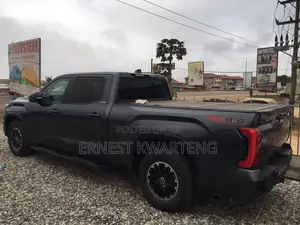 Toyota Tundra 2024 Black