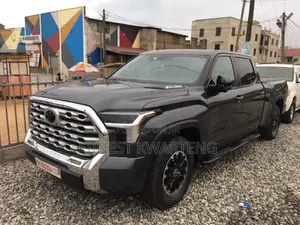 Toyota Tundra 2024 Black