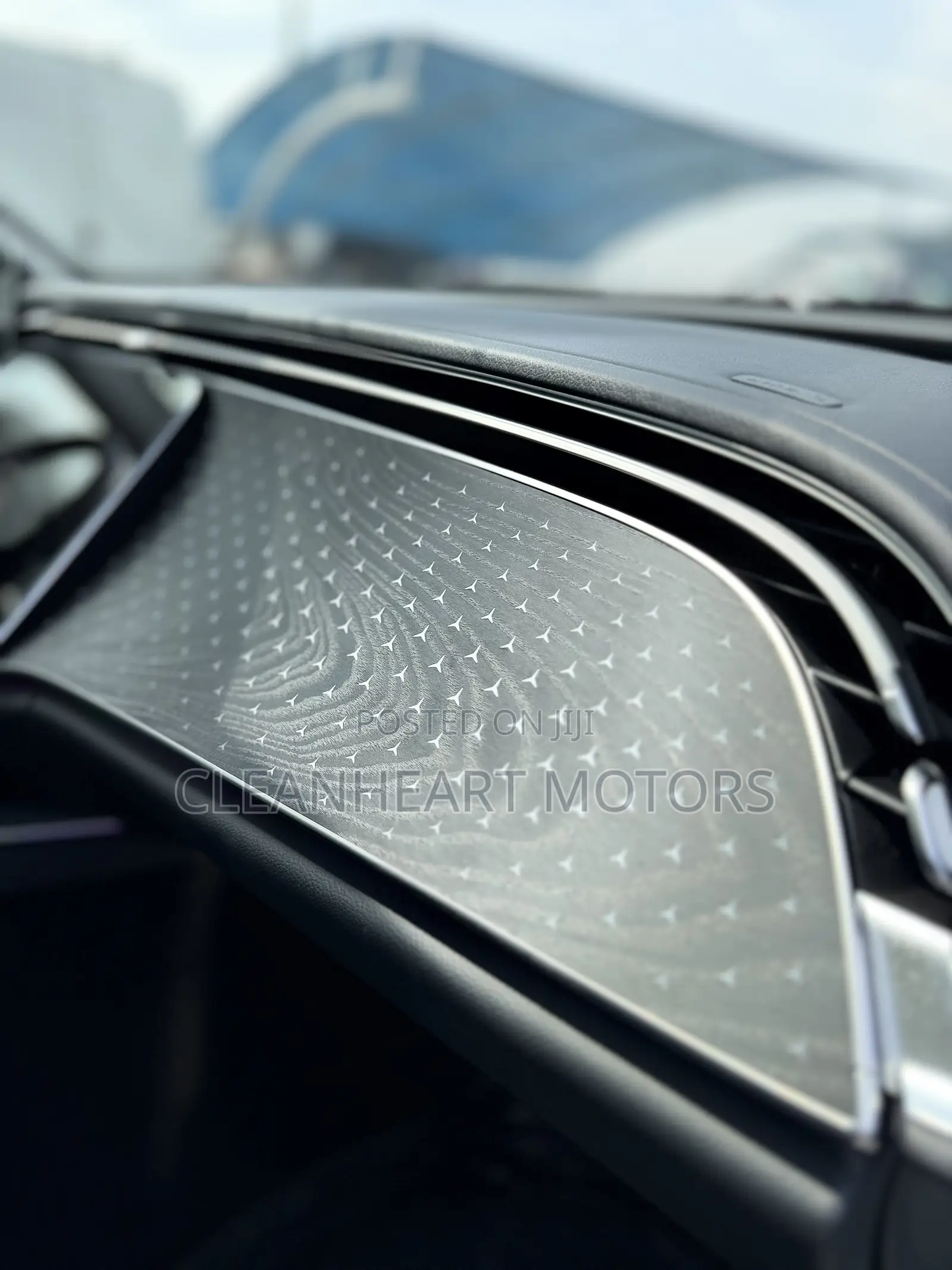 Mercedes-Benz E350 2025 White