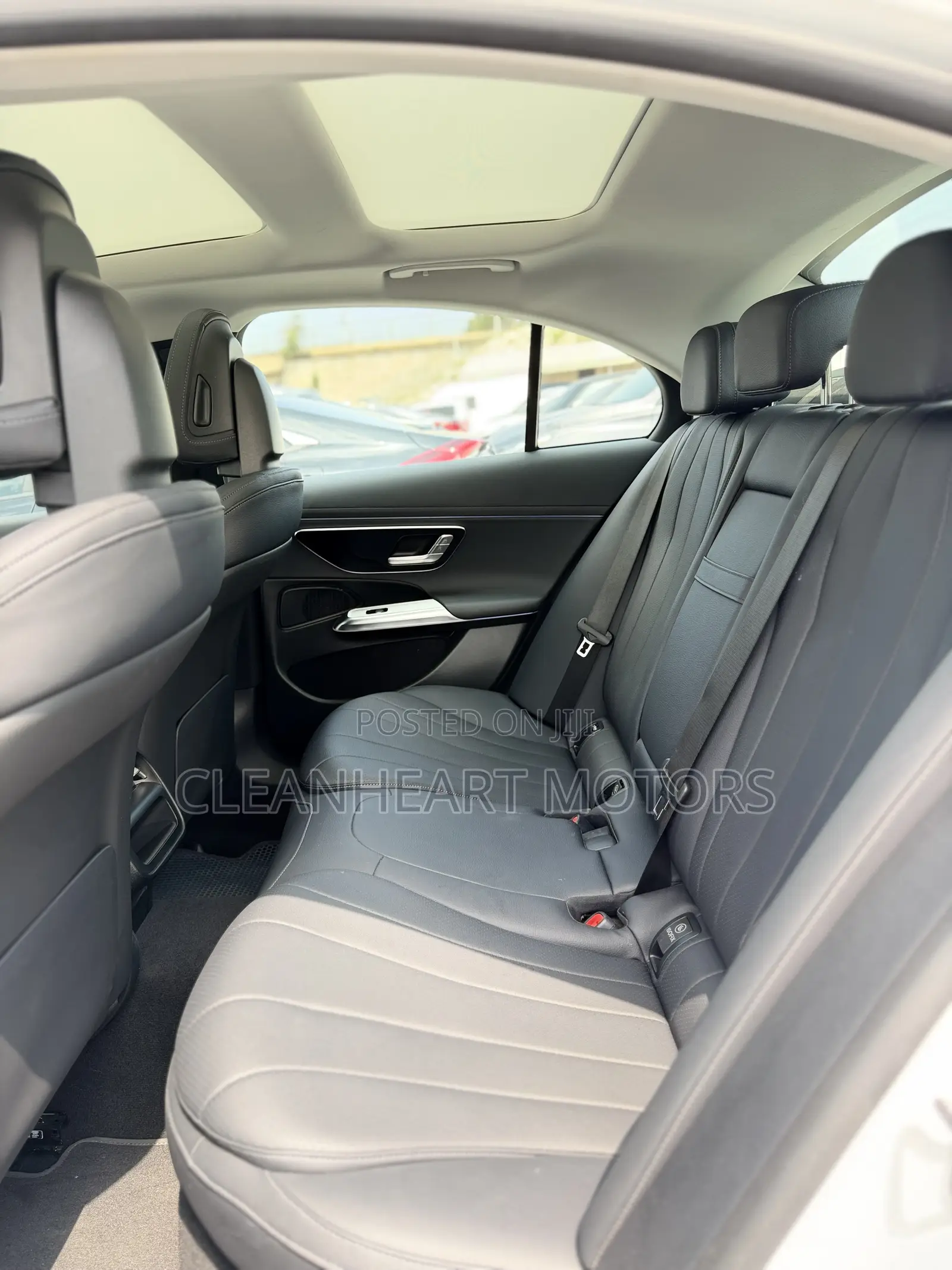Mercedes-Benz E350 2025 White