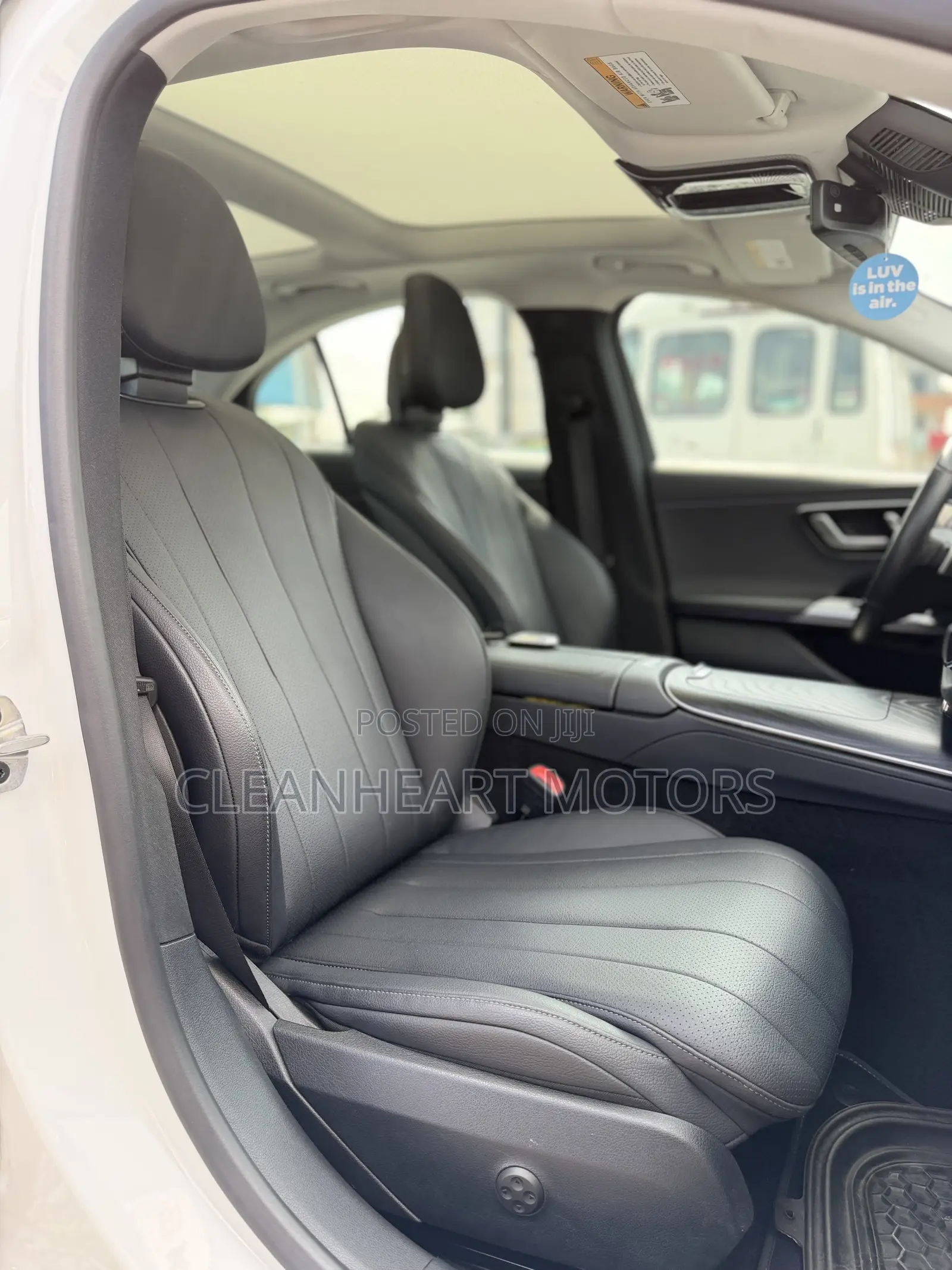 Mercedes-Benz E350 2025 White