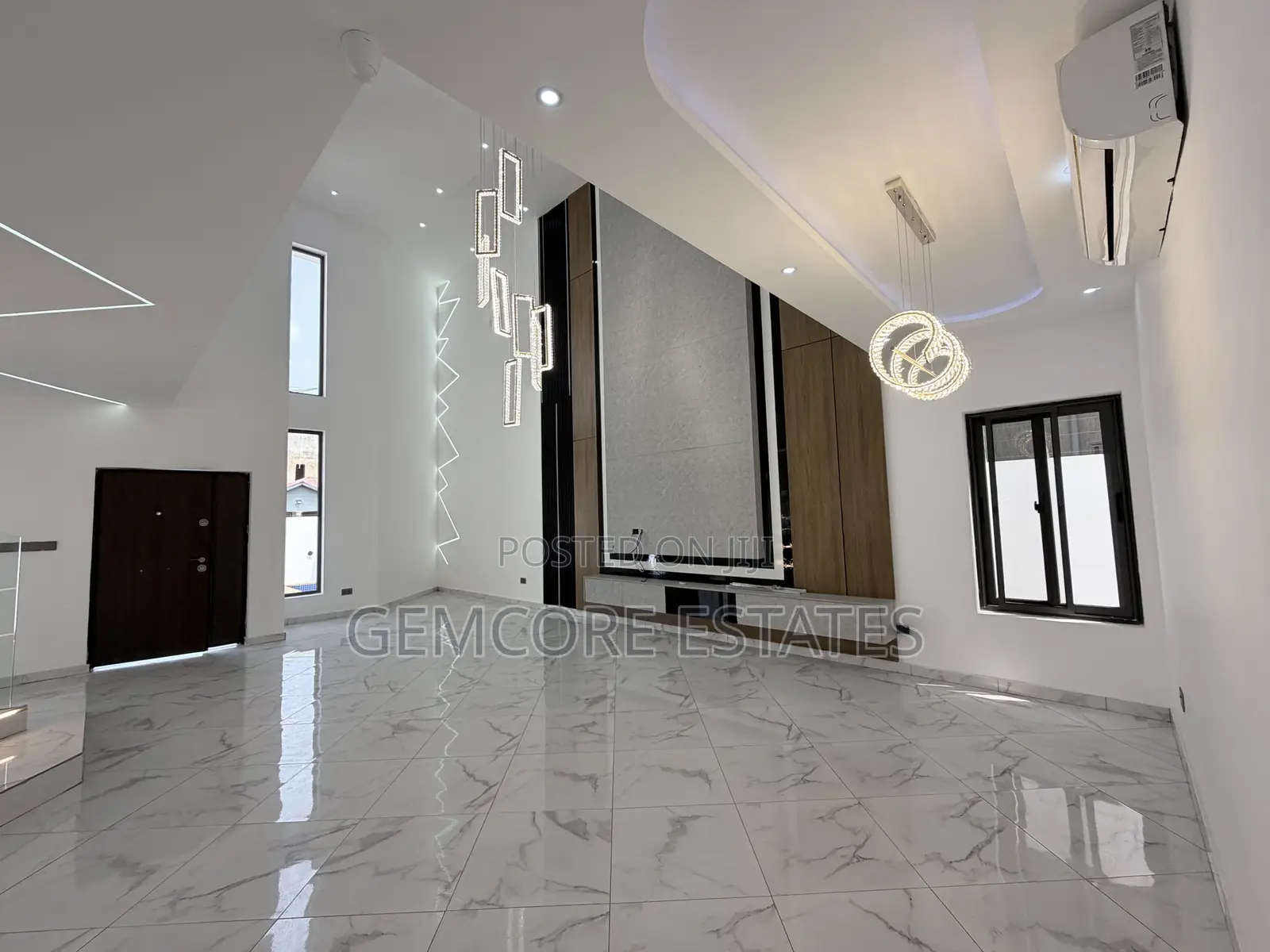 4bdrm House in School Junction, Ashaley Botwe for sale
