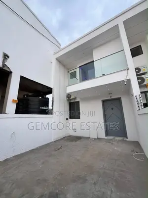 2bdrm Townhouse / Terrace in School Junction, Ashaley Botwe for rent