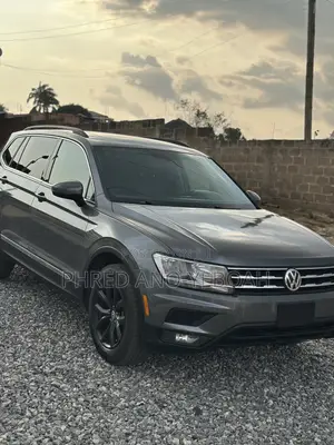 Volkswagen Tiguan 2.0T SEL Premium AWD 4MOTION 2019 Gray
